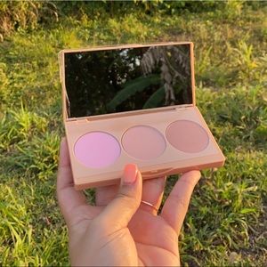 Farmasi Glow Highlight Palette